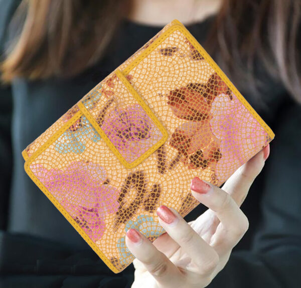 Printed yellow leather pruse LMN_WALLET_3681_MULTIYELLOW_BC5645